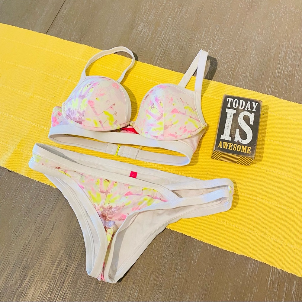 Victoria’s Secret Tropical Pattern Fun Bikini